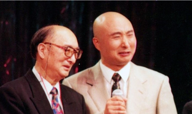 瞧这一家子大结局，瞧这一家子剧情介绍（顶着嘘声拼命、父亲去世才暴露身份）