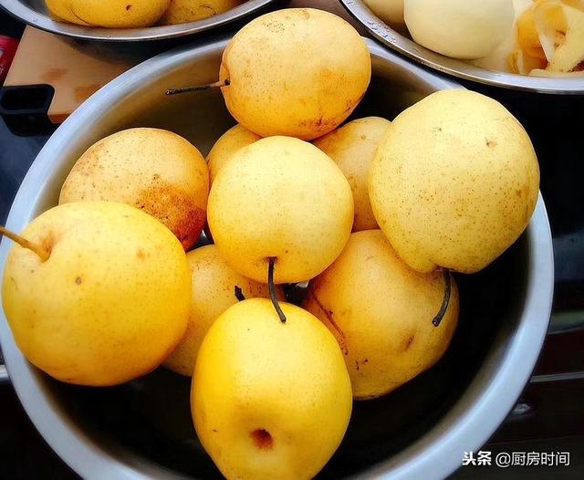 正确煮梨水的方法，正确煮梨水的方法要不要去皮（这样煮就会有不一样的效果）