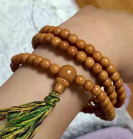 绿幽灵五行属什么，绿幽灵水晶五行属性（你戴的手串是佛教的还是道教的）