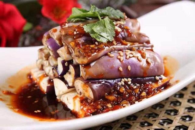 用碗在锅里蒸大米要怎么蒸蒸多久，碗放锅里蒸米饭蒸多久（家常蒸菜健康做起来）