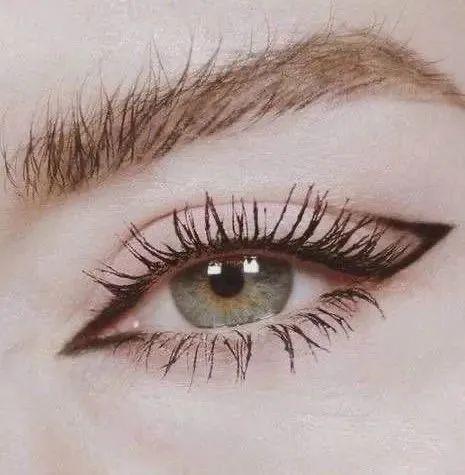 眼部彩妆步骤,眼睛彩妆怎么化妆技巧(康康大片的眼妆有多洋气)