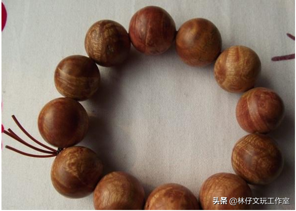 麻梨疙瘩手串怎么盘，麻梨疙瘩手串怎么盘玩包浆快（制成手串盘玩起来包浆很漂亮）