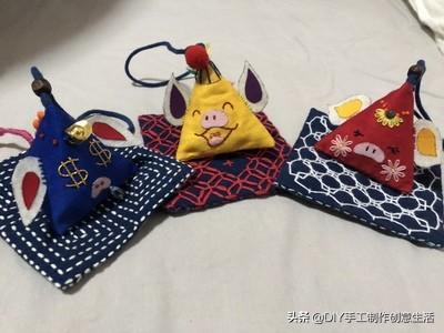 手工香囊怎么做又简单又漂亮，香囊的简单做法（一小块布绣上最简单的图案）