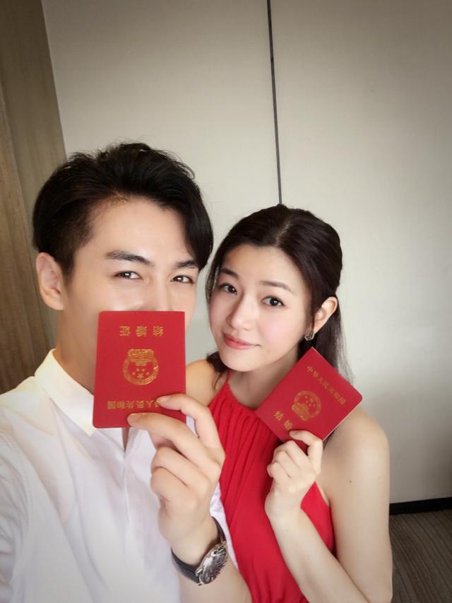 不良笑花陈妍希，钻石狗国语不良笑花吻戏（当红女星陈妍希：嫁小丈夫陈晓）