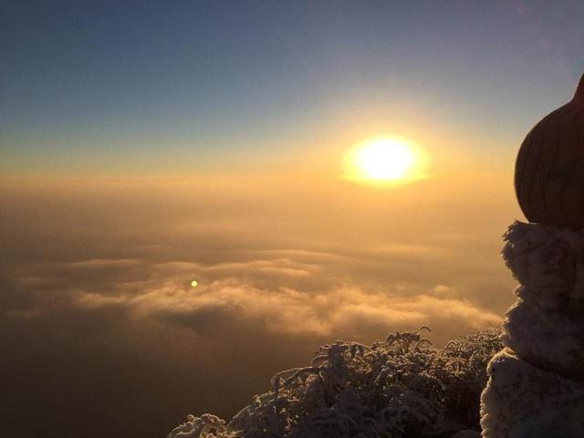 峨眉天下秀，峨眉天下秀三峡天下雄是哪里的风景（峨眉天下秀是什么意思）