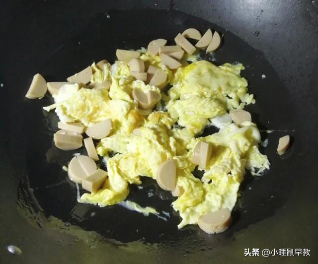 怎样做美味的毛豆香干炒火腿，豆干火腿的做法大全窍门（炒毛豆米时不要忽略这一步）