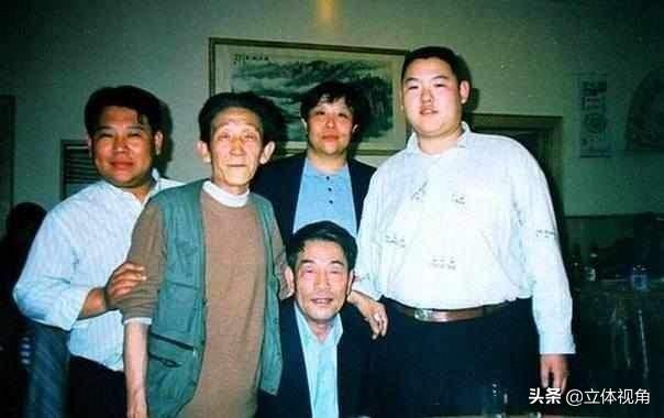 郭德纲师傅是谁啊，郭德纲师傅是谁（当年郭德纲都没钱“摆知”）