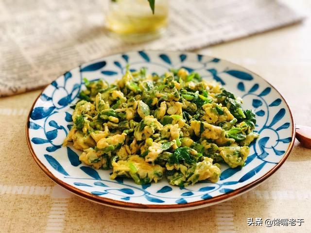 用芹菜叶做咸菜的简单方法，芹菜叶能做咸菜吗（我家此菜叶子从不扔）