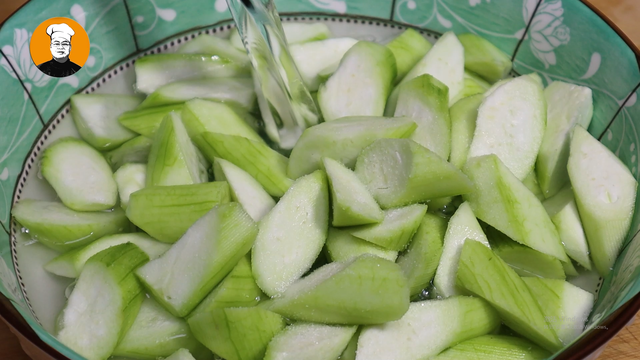 丝瓜怎么吃，丝瓜怎么吃下奶效果好（大厨教你正确做法）