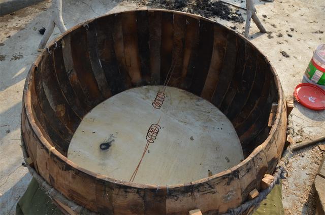 鼓皮是什么做的，鼓皮是由什么材质做成的（河南农民用传统技艺制作大鼓）