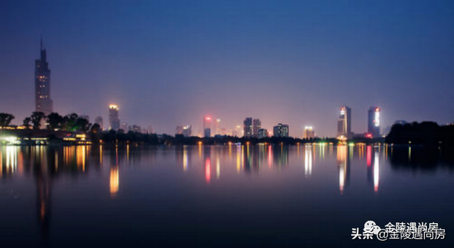 危楼高百尺的危是什么意思，危楼高百尺的“危”（李白眼中的小高层即“危楼”）