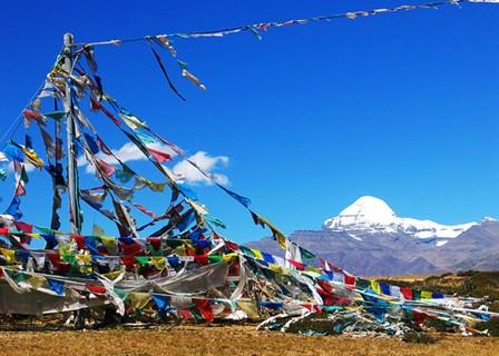 冈仁波齐峰在西藏哪里，冈仁波齐神山在西藏哪里（比珠峰低2千多米的冈仁波齐峰）