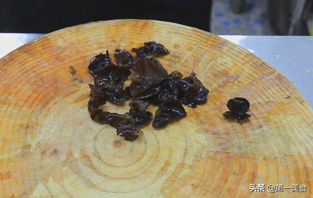 怎么做肉丸子，莲藕和肉怎么做肉丸子（劲道爽滑美味鲜）