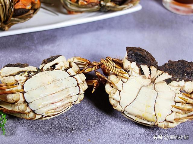 清蒸螃蟹的做法步骤，清蒸螃蟹的做法和步骤有什么（是开水上锅还是冷水上锅）