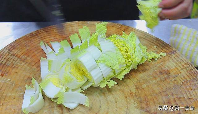 怎么做肉丸子，莲藕和肉怎么做肉丸子（劲道爽滑美味鲜）