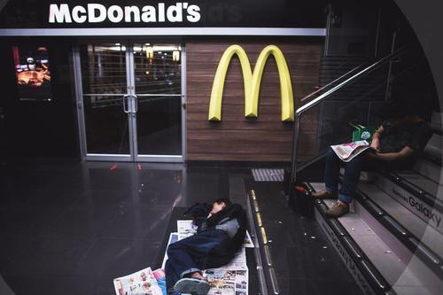 求几句麦当劳经典广告语，麦当劳的经典广告语 你（麦当劳为什么被称为是\