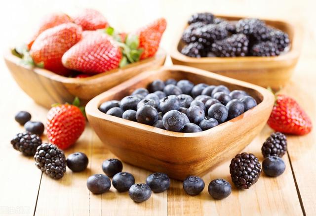 草莓热量多少大卡，草莓热量高吗（多吃5种减脂水果）