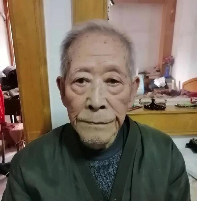 70周年纪念章，70周年纪念章谁可以得到（总台43位老同志荣获“中国人民志愿军抗美援朝出国作战70周年”纪念章）