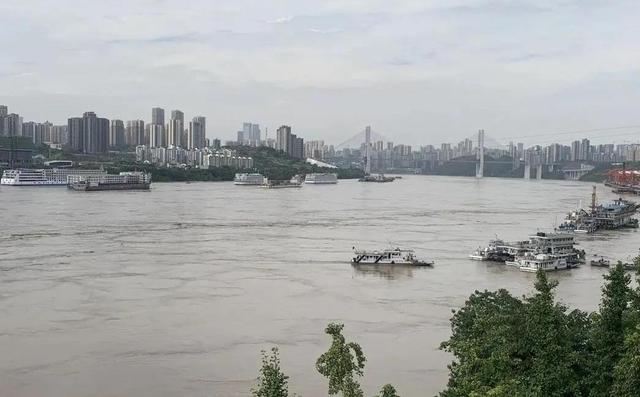 长江泄洪区在哪里，今年长江泄洪区在哪里（三峡大坝开启10孔泄洪）