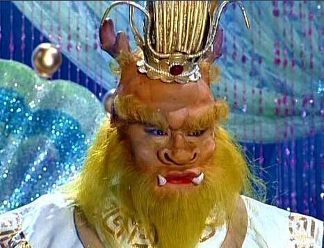 2,袁守诚为何要渔人每天送一尾金色鲤鱼?原来早就下套等泾河龙王?