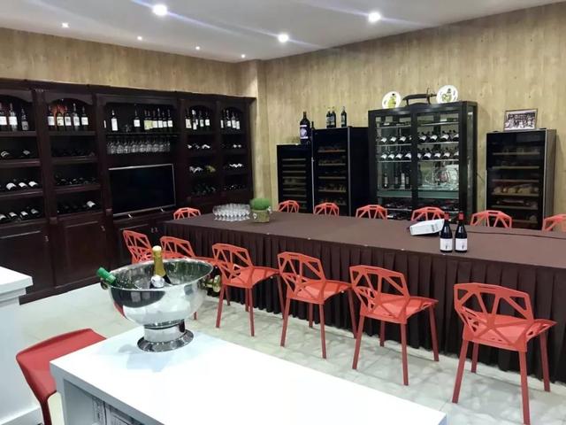 wset二级证书含金量，iwec和wset哪个有权威（WSET二级葡萄酒课程三月开班）