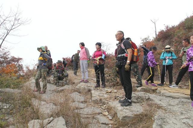 龙头崮红叶谷旅游攻略，蒙山红叶谷龙头崮上大草原穿越赏红叶