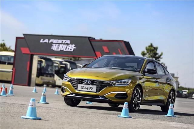 金卡纳是什么意思，摩托金卡纳是什么意思（遇见菲斯塔，尖叫一声）