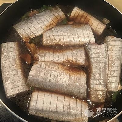 红烧带鱼的家常做法，红烧带鱼家常做法（红烧带鱼的做法）