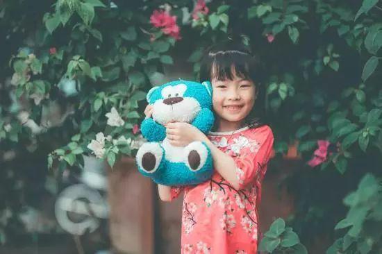 李开复写给女孩的励志名言，李开复的名言警句（李开复：做我的女儿不必乖）