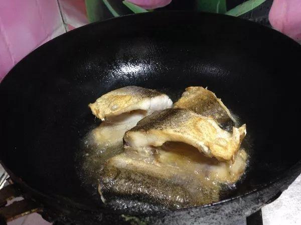 东北胖头鱼炖豆腐的做法窍门，胖头鱼炖豆腐的家常做法（酱香胖头鱼炖豆腐）