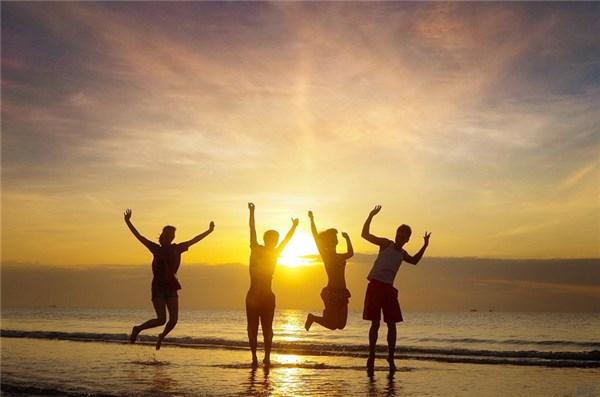 女人一生精辟的句子，女人的一生经典的句子（女人正能量人生感悟的经典句子）