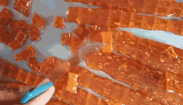 梨膏糖的功效与作用，百草梨膏糖的功效（七代传承流传下来的古法梨膏糖）