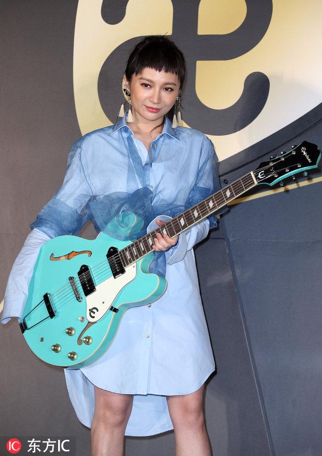 飞儿乐队主唱被踢原因，飞儿乐队主唱为什么被踢出（飞儿乐团女主唱Faye含泪回应被踢走）