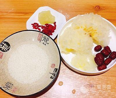 银耳红枣汤的5大禁忌，银耳红枣汤的5大禁忌什么时候喝（银耳糯米红枣粥——清肺神器）