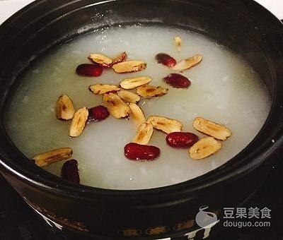 银耳红枣汤的5大禁忌，银耳红枣汤的5大禁忌什么时候喝（银耳糯米红枣粥——清肺神器）