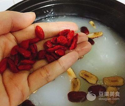 银耳红枣汤的5大禁忌，银耳红枣汤的5大禁忌什么时候喝（银耳糯米红枣粥——清肺神器）