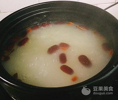 银耳红枣汤的5大禁忌，银耳红枣汤的5大禁忌什么时候喝（银耳糯米红枣粥——清肺神器）