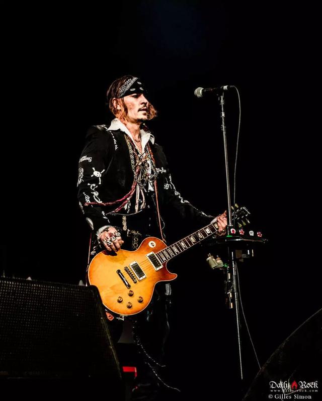 加勒比海盗3演员表，加勒比海盗3演员表介绍（约翰·尼德普：永远的杰克船长）