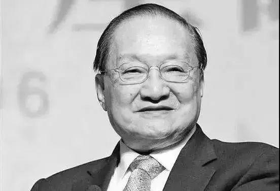 金庸的籍贯是哪里，金庸是哪里出生的（他与江西曾有不解之缘……）