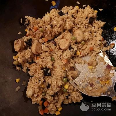 怎么做咖喱焗饭，咖喱贡丸芝士焗饭