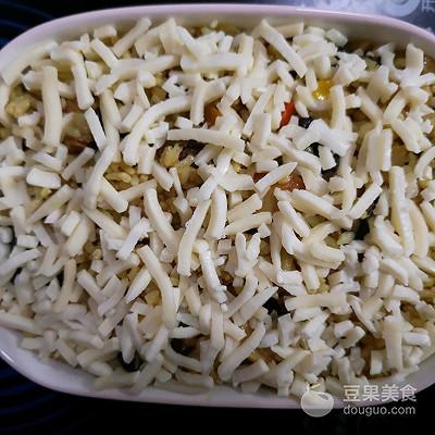 怎么做咖喱焗饭，咖喱贡丸芝士焗饭