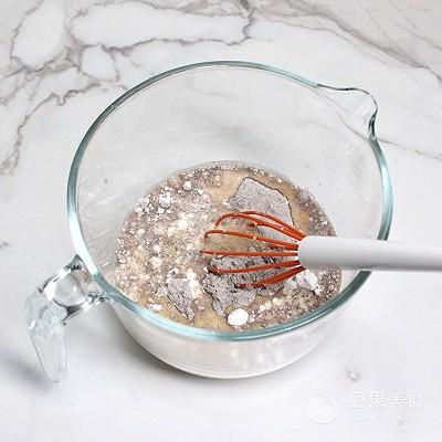 黑米糕正宗做法，大理石黑米糕的做法