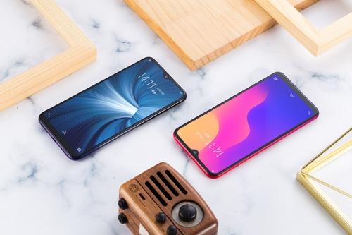 vivoy93图案解锁在哪里，vivo手机y93怎么设置图案锁（灵动水滴屏+3D镜面设计）