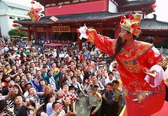 今日黄历财神方位，2022年每日财神方位（一年的财运就看今天）