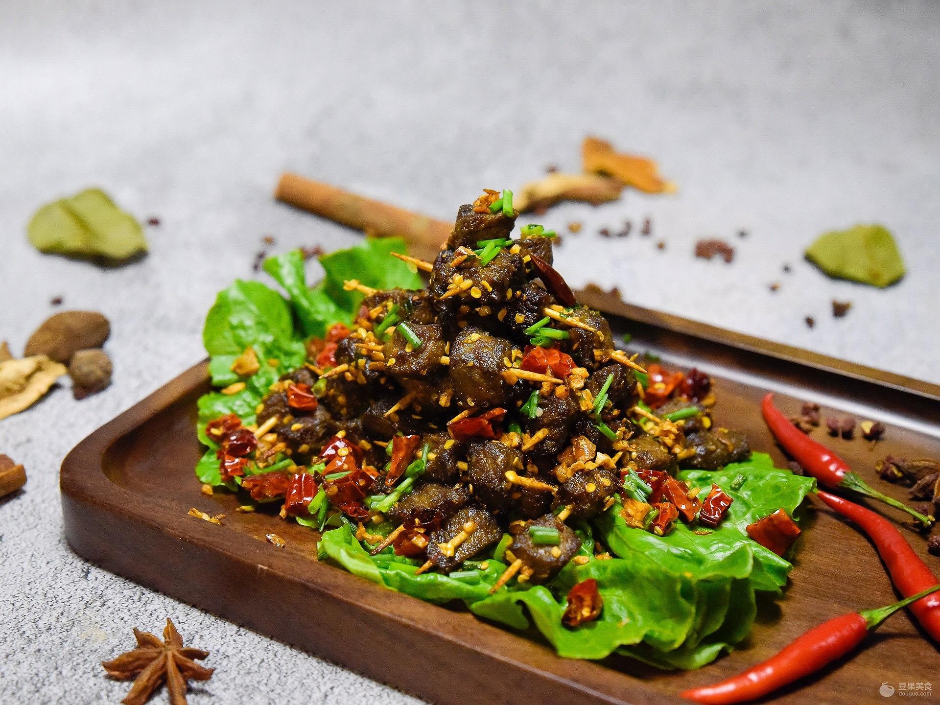 麻辣孜然牙签牛肉的做法，香辣牙签牛肉（Toothpicks‖香辣牙签牛肉）