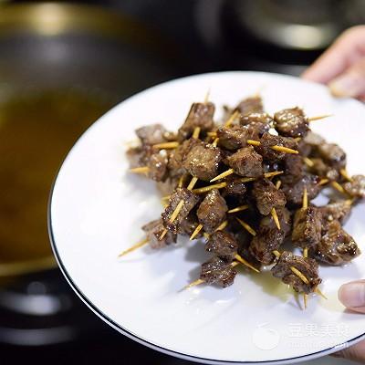 麻辣孜然牙签牛肉的做法，香辣牙签牛肉（Toothpicks‖香辣牙签牛肉）