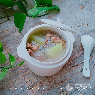 怎样做美味的冬瓜炖排骨，怎样做排骨炖冬瓜好吃（冬瓜排骨汤的做法）