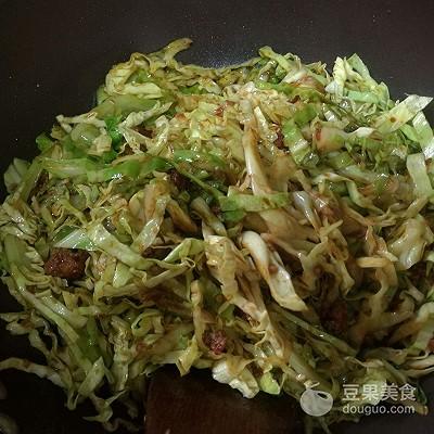 豆芽炒饼丝的饭店做法，圆白菜炒饼丝—十分钟快手菜