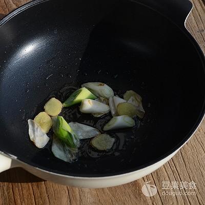 西红柿炖牛腩的家常做法，如何做西红柿牛腩（西红柿炖牛腩的做法）