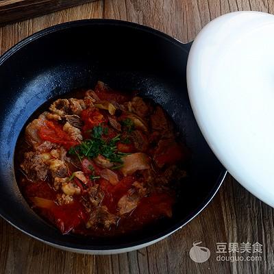 西红柿炖牛腩的家常做法，如何做西红柿牛腩（西红柿炖牛腩的做法）